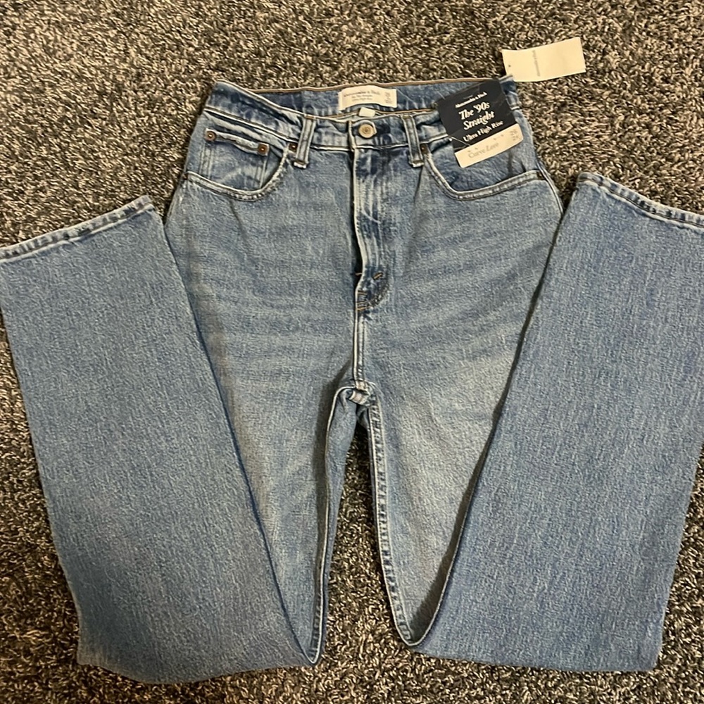 Abercrombie & Fitch The ‘90s Straight Curve Love NWT 26/2